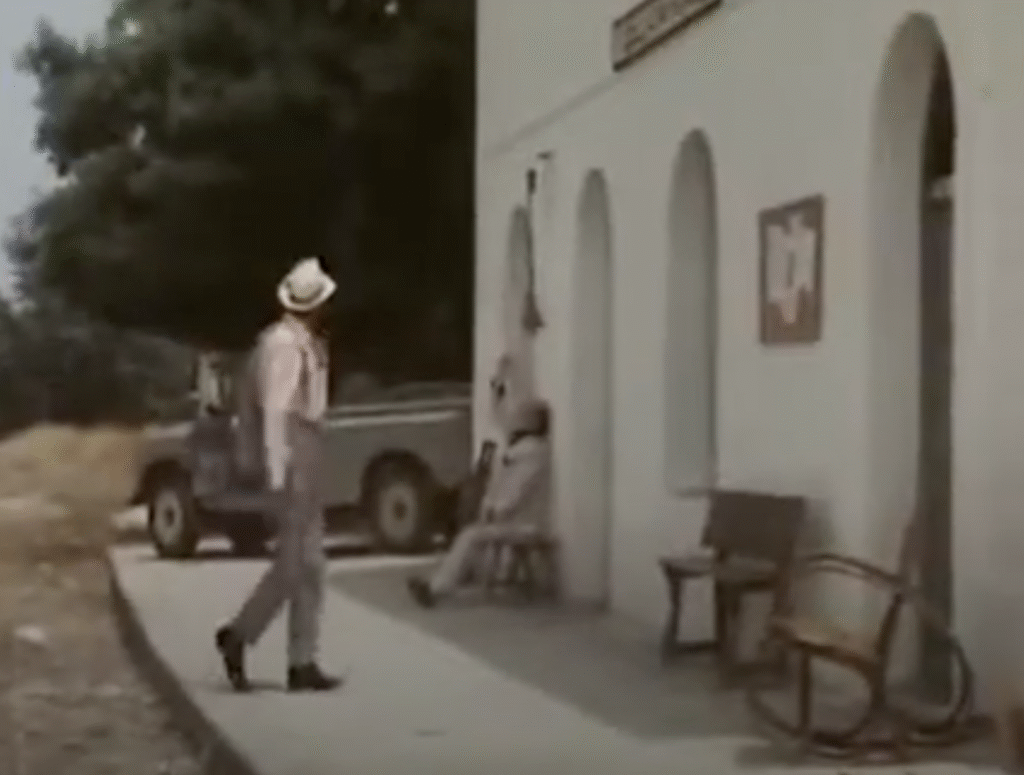 Escena rodada en la estación de Villamanta durante El Aventurero de Guaynas (1966)