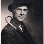 George Rigaud en su madurez, con bastón