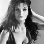 Retrato promocional en blanco y negro de Kate O'Mara, actriz británica que participó en The Desperados (1969), rodada parcialmente en Villamanta.
