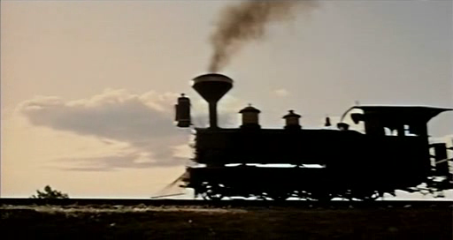 Imagen del tren antes de lanzarse en la escena rodada en Villamanta para The Desperados (1969), justo antes de alcanzar el puente sobre el Arroyo Grande.