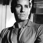 Alberto de Mendoza caracterizado como Latimore en Manos Torpes (1970).