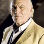 Manuel de Blas caracterizado como Johnny Lattin en Manos Torpes (1970).