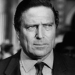 Primer plano en blanco y negro del actor Raf Vallone, intérprete del General Cordoba en Cañones para Córdoba (1970).